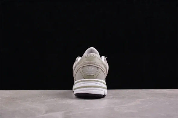 Adidas Astir M HP9040 