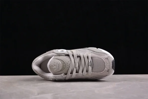 Adidas Astir M HP9040 