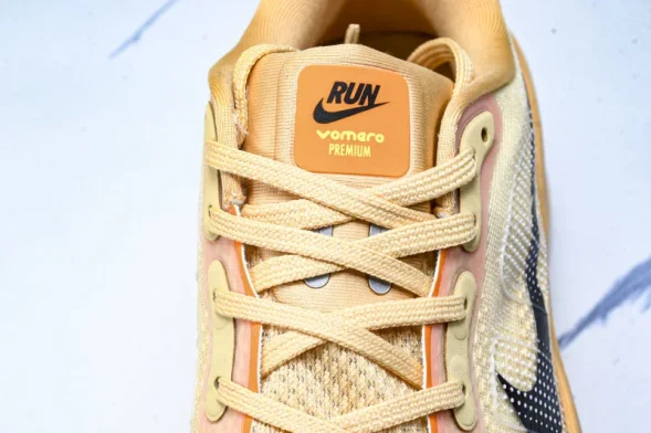 Nike Air Zoom Vomero Premium HQ2050-100 