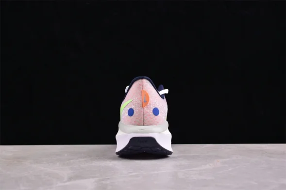 Nike Air Zoom Vomero 17 FB8502-100 