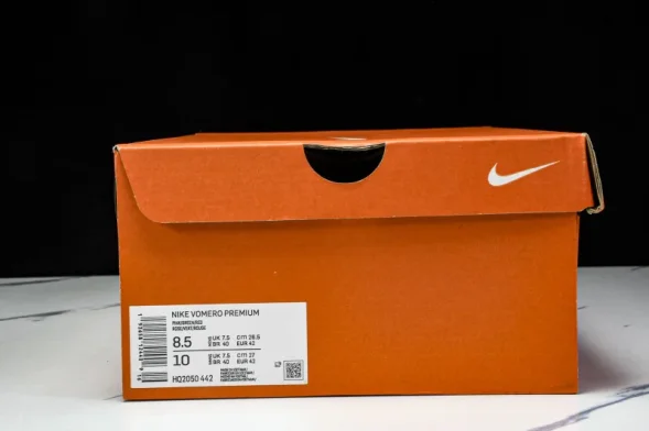 Nike Air Zoom Vomero Premium HQ2050-442 