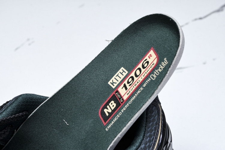  New Balance 1906 M1906RKS