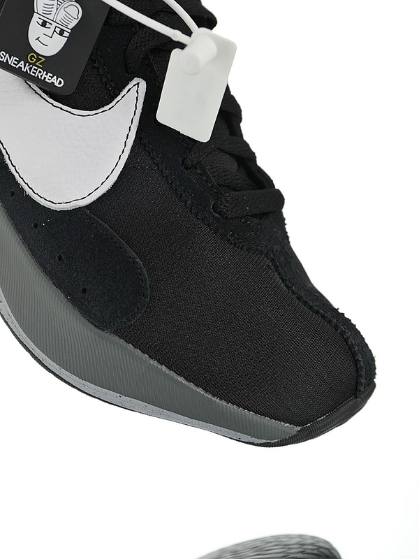 Nike Moon Racer QS