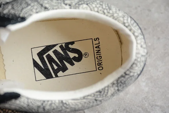 Vans Vault OG Old Skool LX VNOA4P3XB54 