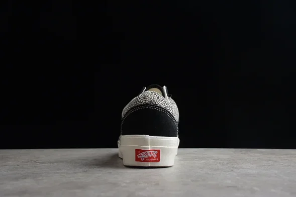 Vans Vault OG Old Skool LX VNOA4P3XB54 