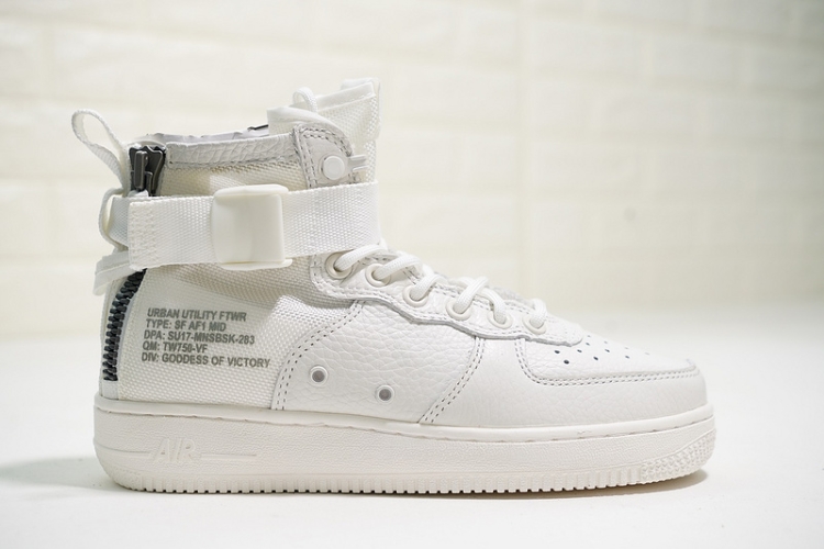 Nike Air Force 1 07 AA6655-100