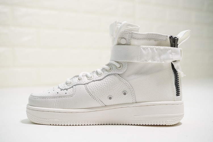 Nike Air Force 1 07 AA6655-100