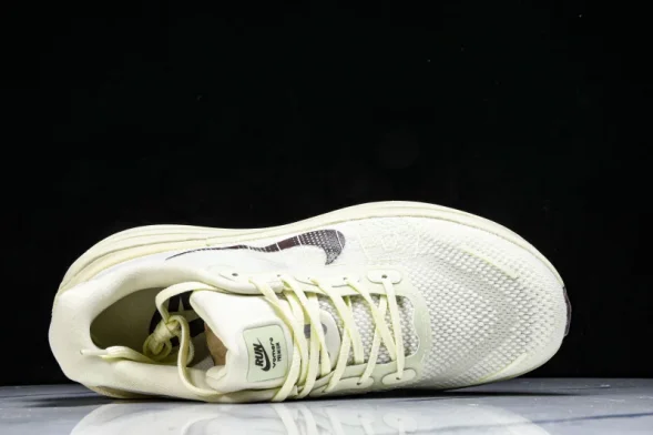 Nike Air Zoom Vomero Premium HQ2050-700 