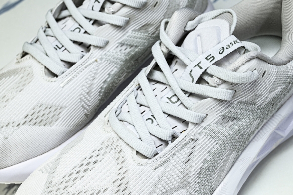 Asics Novablast 5 1011B974-100 