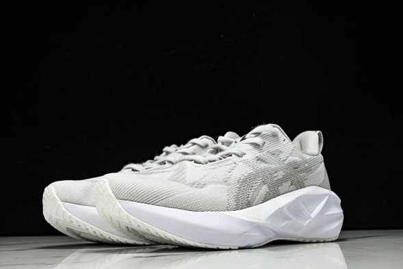 Asics Novablast 5 1011B974-100 