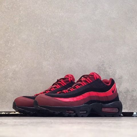 Nike air max 95 essential "Red-University Red-Black"