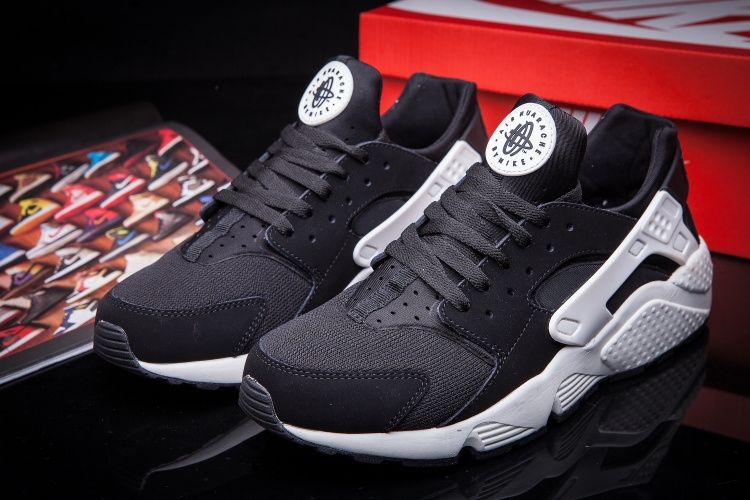 Nike Air Huarache LE Black White