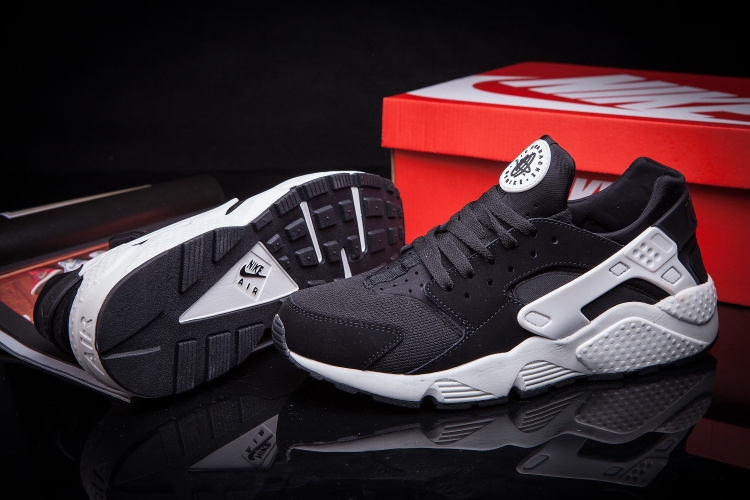 Nike Air Huarache LE Black White