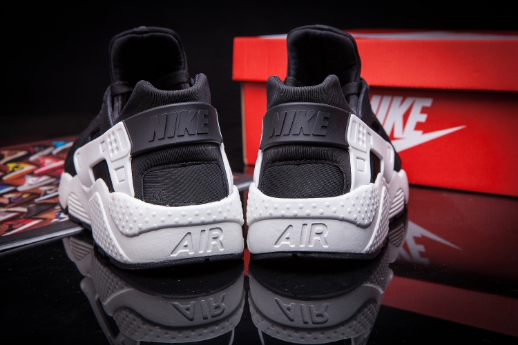 Nike Air Huarache LE Black White