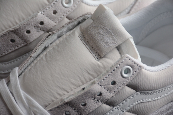 Vans Old Skool Overt CC VN0A7Q5ELGX 