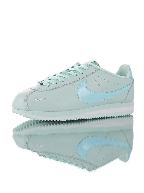 Nike Classic Cortez Premium “Barely Grey” 905614