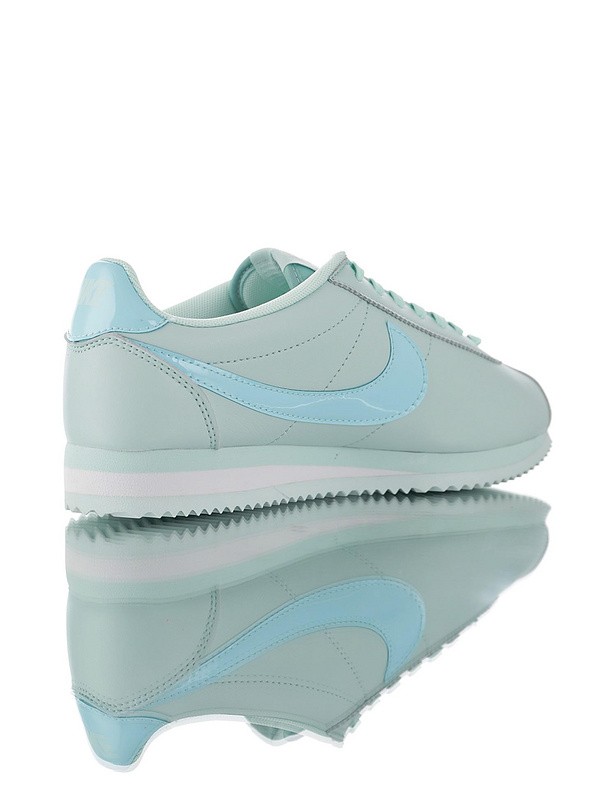 Nike Classic Cortez Premium “Barely Grey” 905614