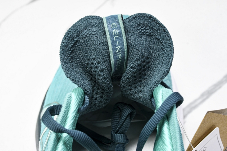 Asics Gel-Nimbus 27 1011B958-301
