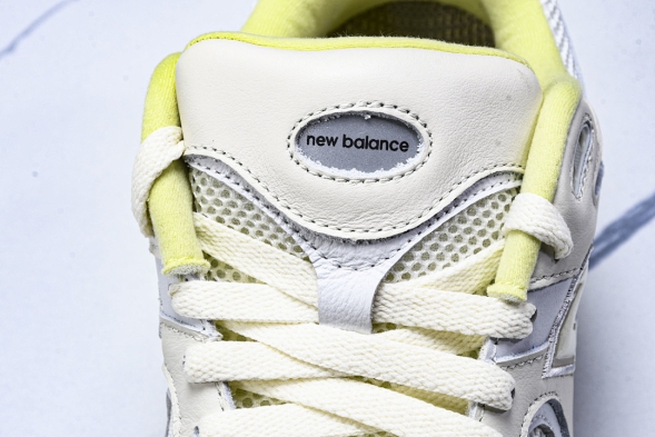 New Balance 2002R I2002RA1 