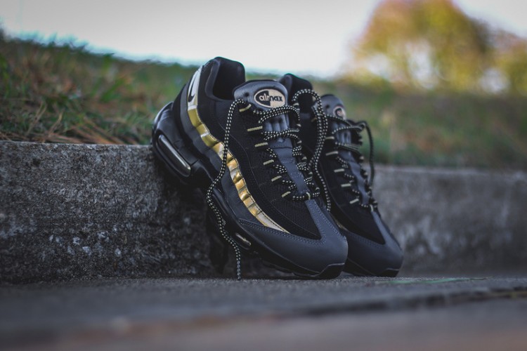 Nike air max 95 Premium “Black-Metallic Gold”