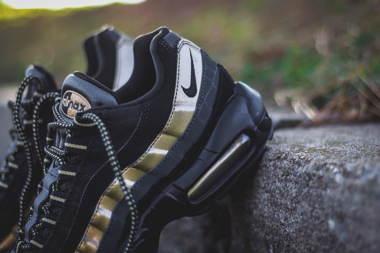 Nike air max 95 Premium “Black-Metallic Gold”