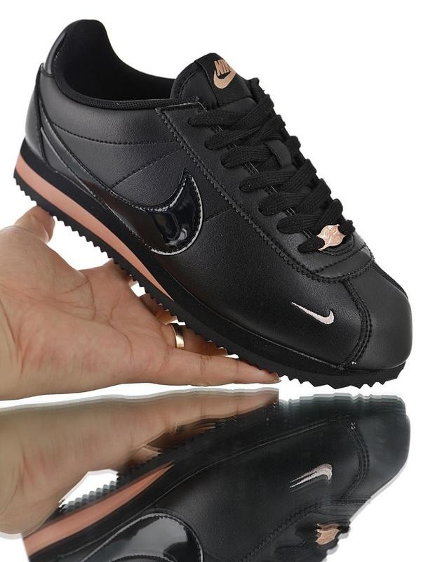 Nike Classic Cortez  Premium “Black pink” 905614-010 