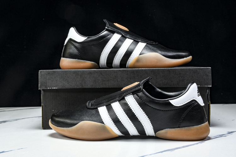 KITH x adidas Taekwondo Mei JQ3012