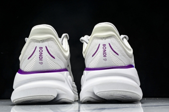 HOKA Bondi 9 1162012 VCH 