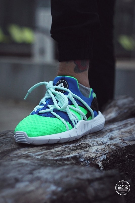 NIKE HUARACHE NM POISON GREEN