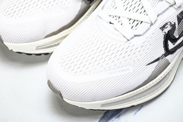 Nike Air ZoomX Vomero 18 RUN IB5726-100 