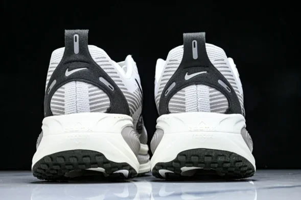 Nike Air ZoomX Vomero 18 RUN IB5726-100 