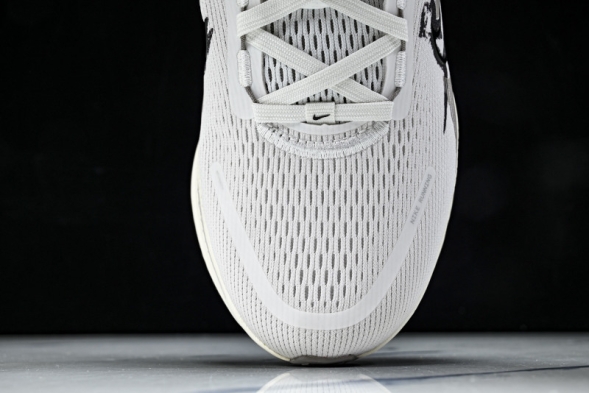 Nike Air ZoomX Vomero 18 RUN IB5726-100 