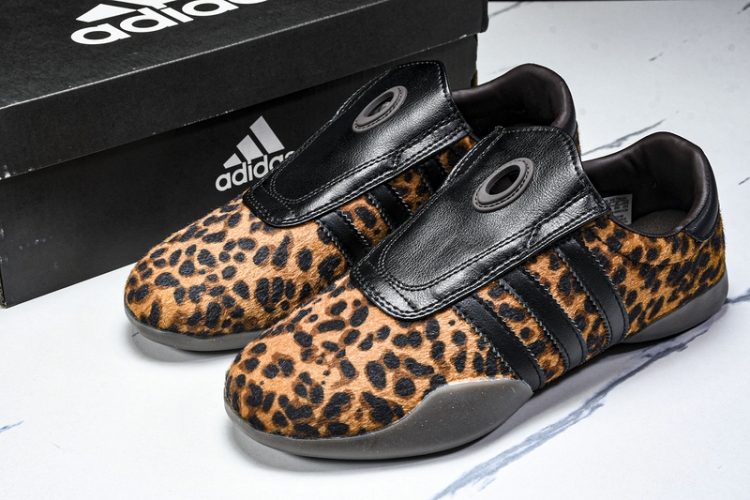 KITH x adidas Taekwondo Mei JS0298