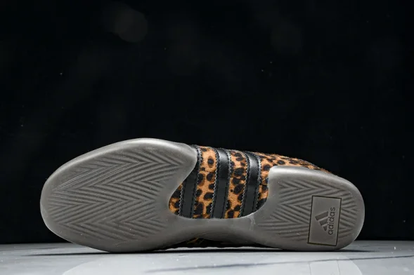 KITH x adidas Taekwondo Mei JS0298 