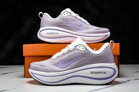 Nike Air ZoomX Vomero 18 Plus HM6805 110 