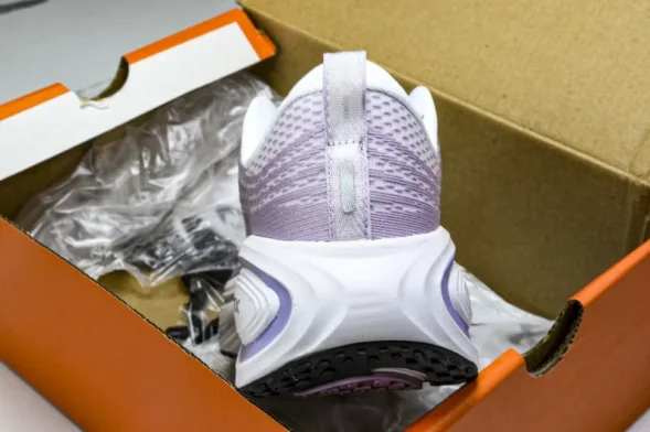 Nike Air ZoomX Vomero 18 Plus HM6805 110 