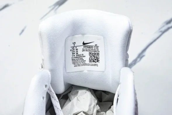 Nike Air ZoomX Vomero 18 Plus HM6805 110 