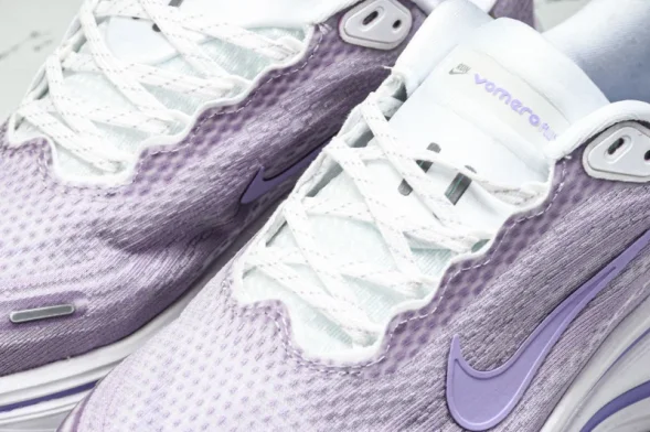Nike Air ZoomX Vomero 18 Plus HM6805 110 
