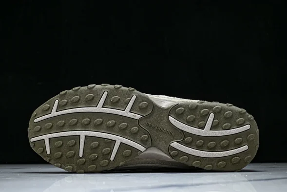 New Balance 204 U204LMMA 
