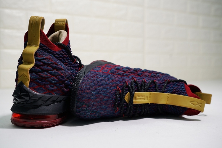 Nike LeBron 15 897649-300