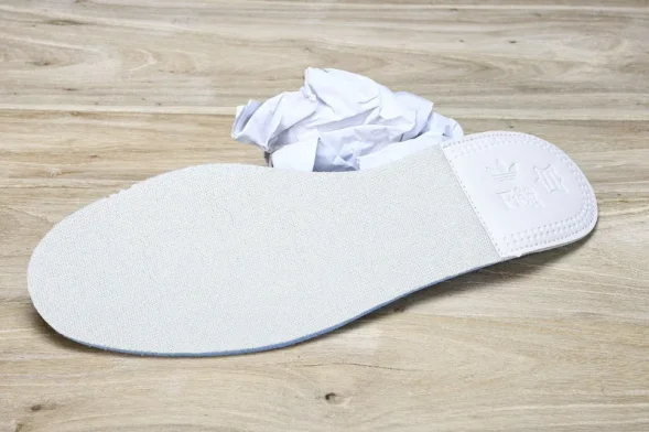 Kith x Clarks x Adidas Originals 8th Street Samba IE4032 