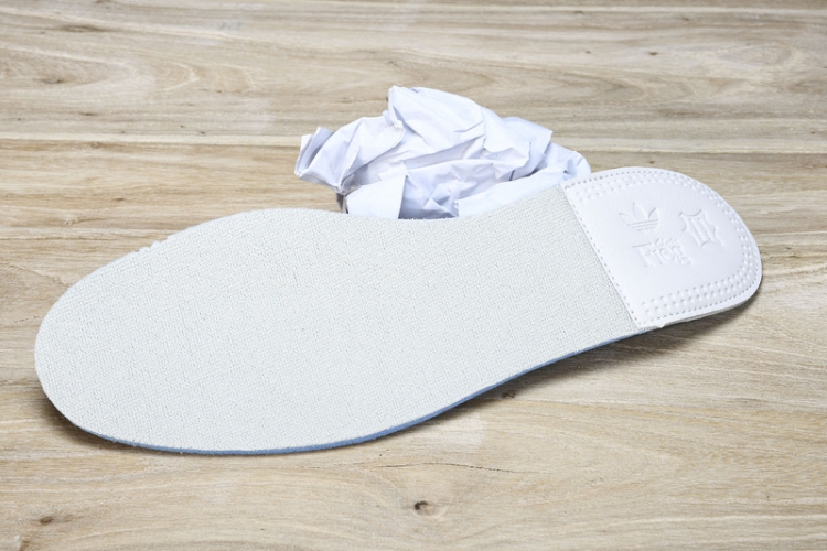  Kith x Clarks x Adidas Originals 8th Street Samba IE4032