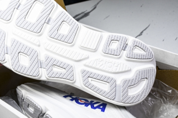 HOKA Bondi 9 1162011 CYLT 