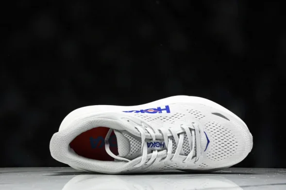 HOKA Bondi 9 1162011 CYLT 