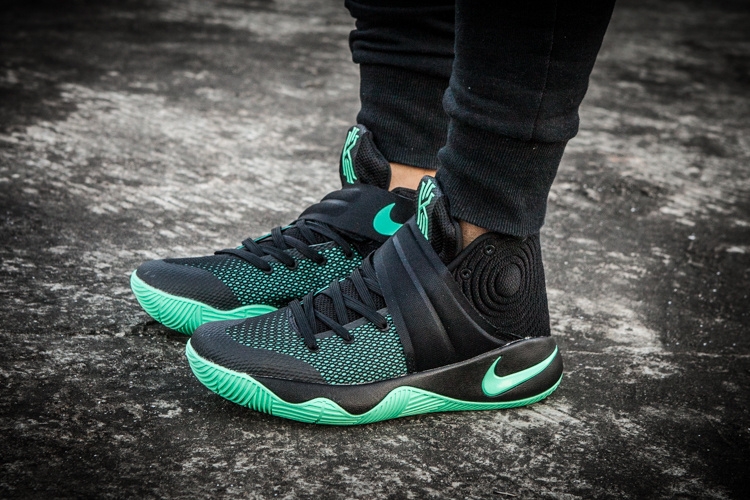 Nike Kyrie 2 “Black green” 828375-098