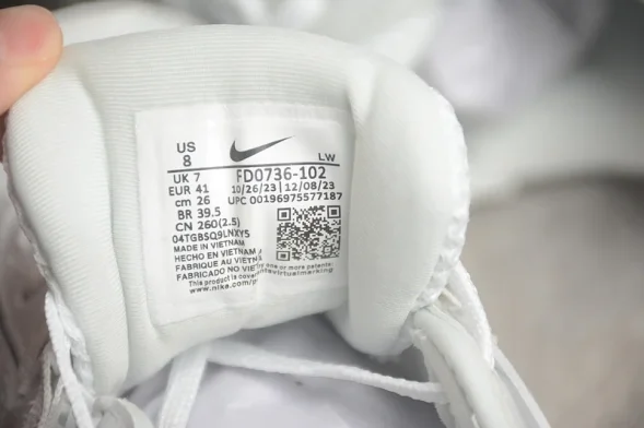 Nike V2K Runtekk Run FD0736 102 