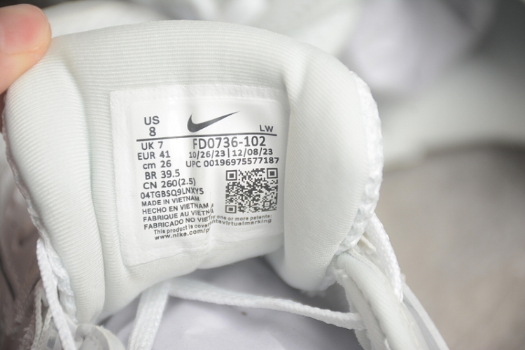  Nike V2K Runtekk Run FD0736 102