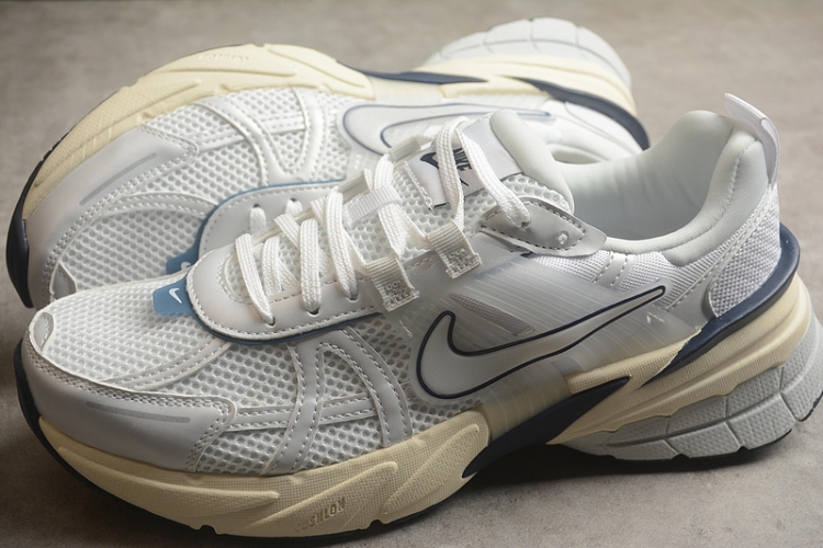  Nike V2K Runtekk Run FD0736 102
