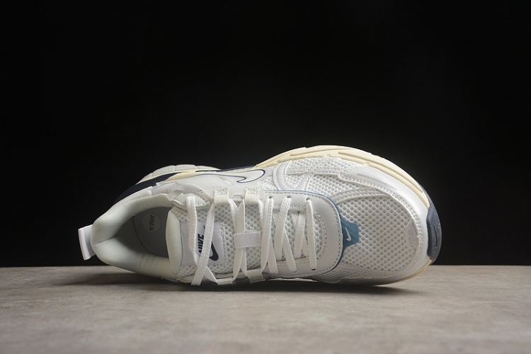  Nike V2K Runtekk Run FD0736 102