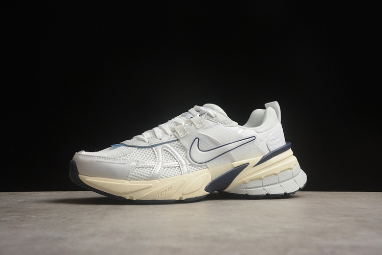  Nike V2K Runtekk Run FD0736 102